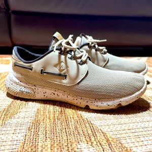 Sperry Women's 7 Seas 3-eye
Great used condition!! 
Women’s Size 8
Tan color